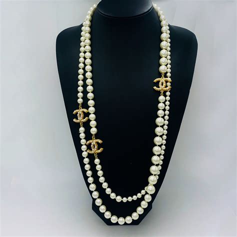 chanel layered pearl necklace